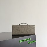 Women's Andiamo Clutch in Ostrich Vein