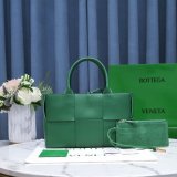 Perfect BOTTEGA VENETA Arco Small Tote Bag 30CM