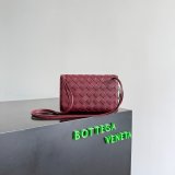 Bottega Veneta Intrecciato Andiamo Pouch