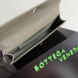 Women's Andiamo Clutch in Ostrich Vein