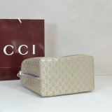 Gucci 815103 GG Emblem Medium Bucket Crossbody Bag