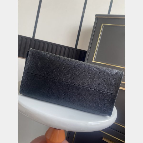 25C CC Hobo Medium Grained Calfskin Handbag AS5311